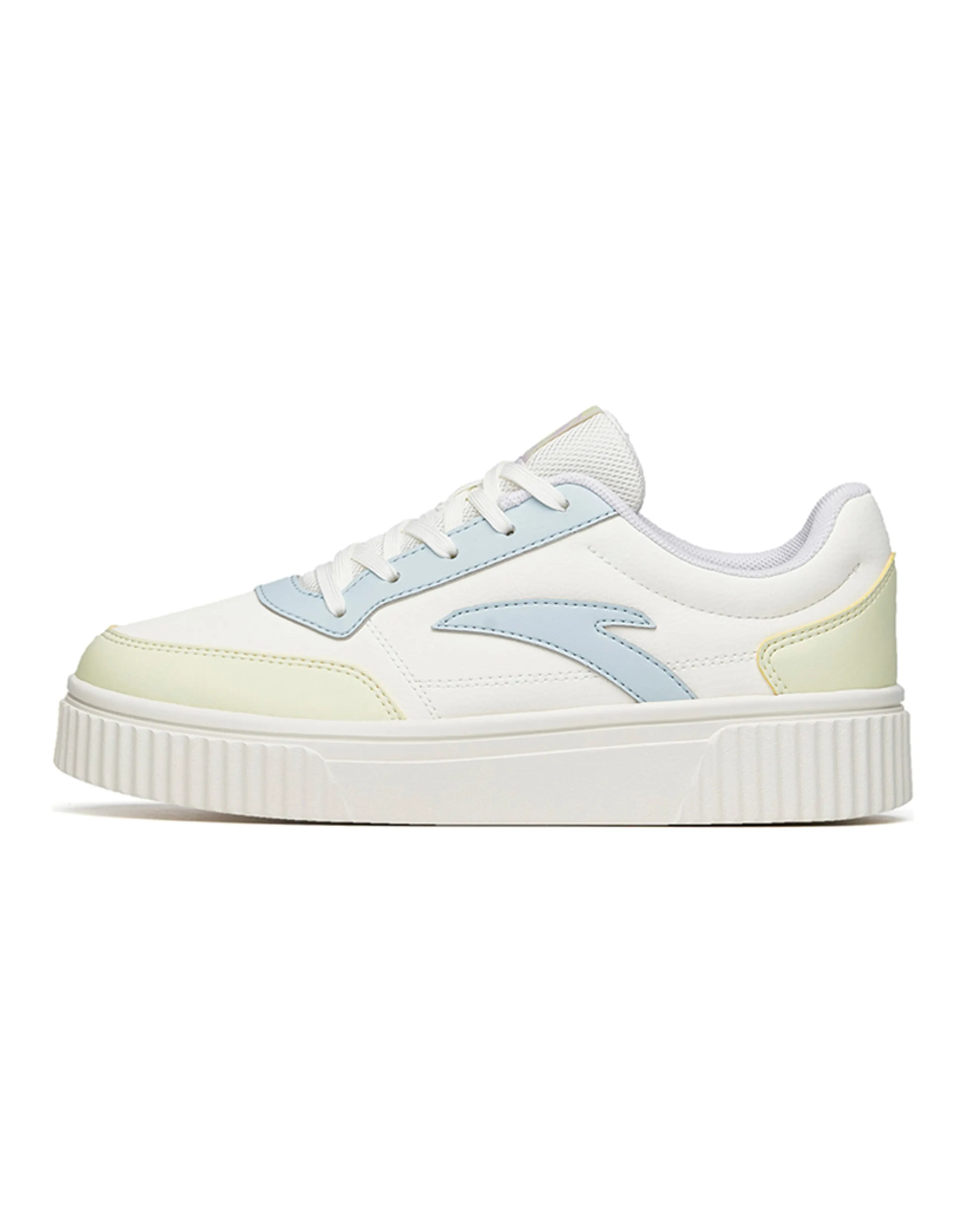 Anta Women's Low-Top Chunky Sole Skate Shoes in White and Blue