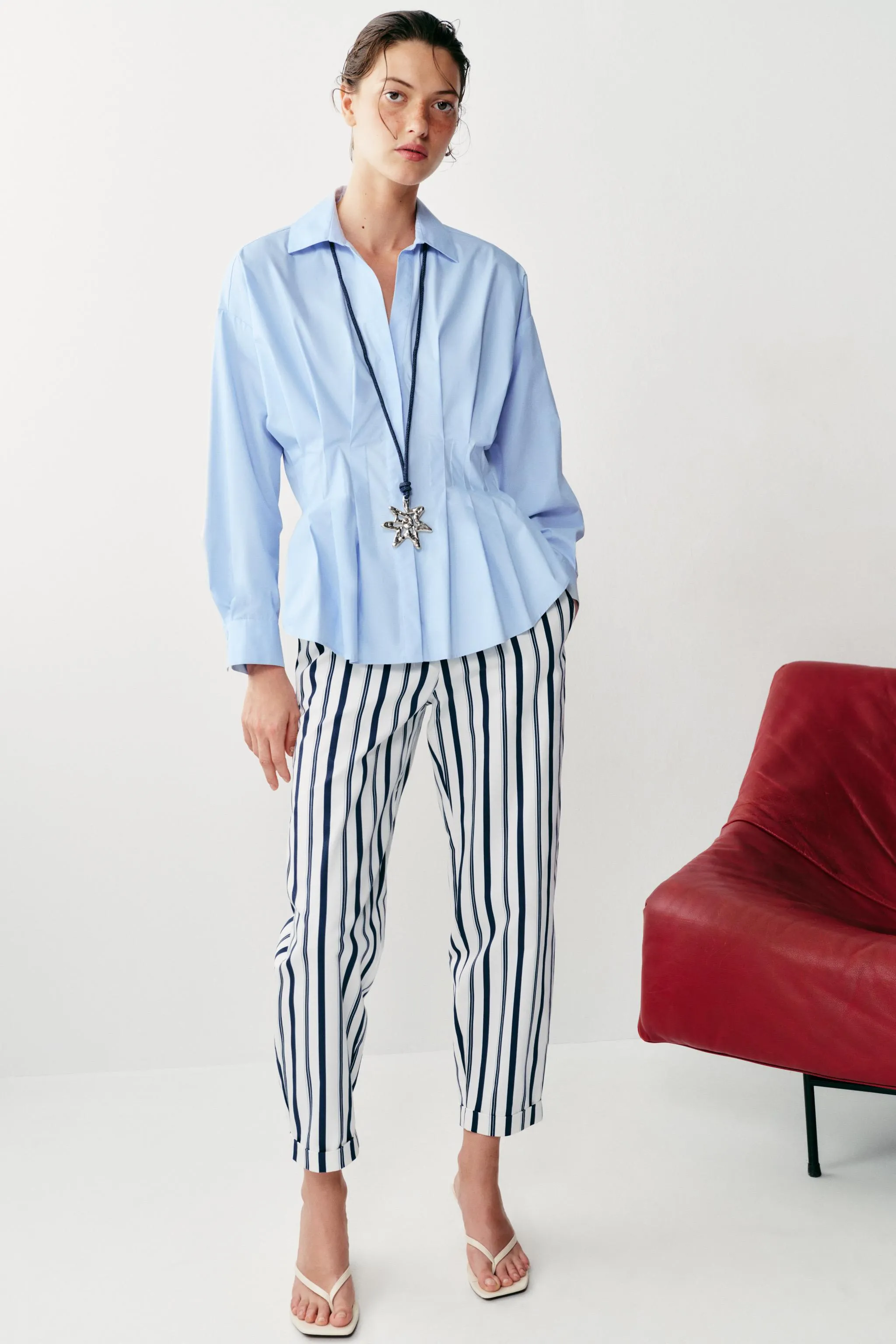 Ecru / Navy