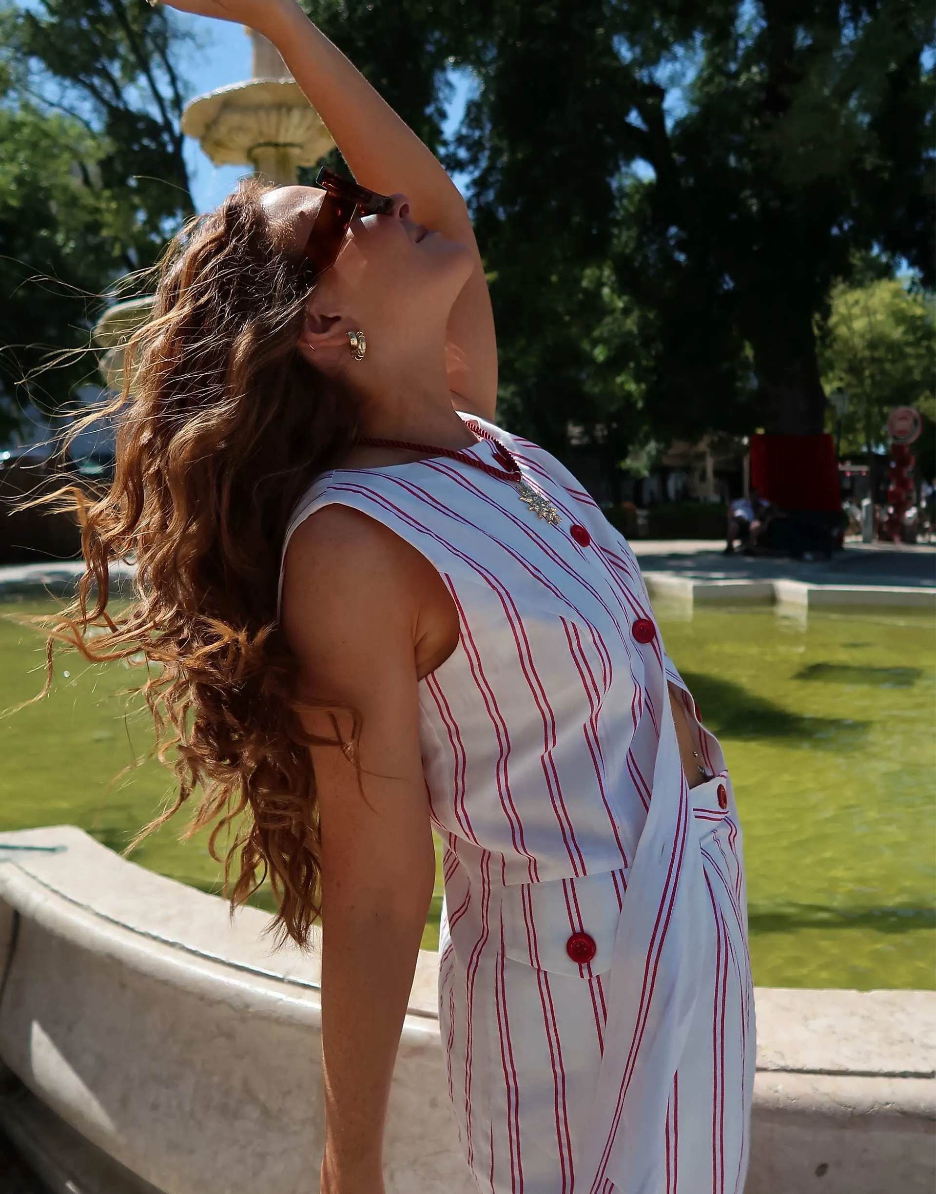 Red/Cream