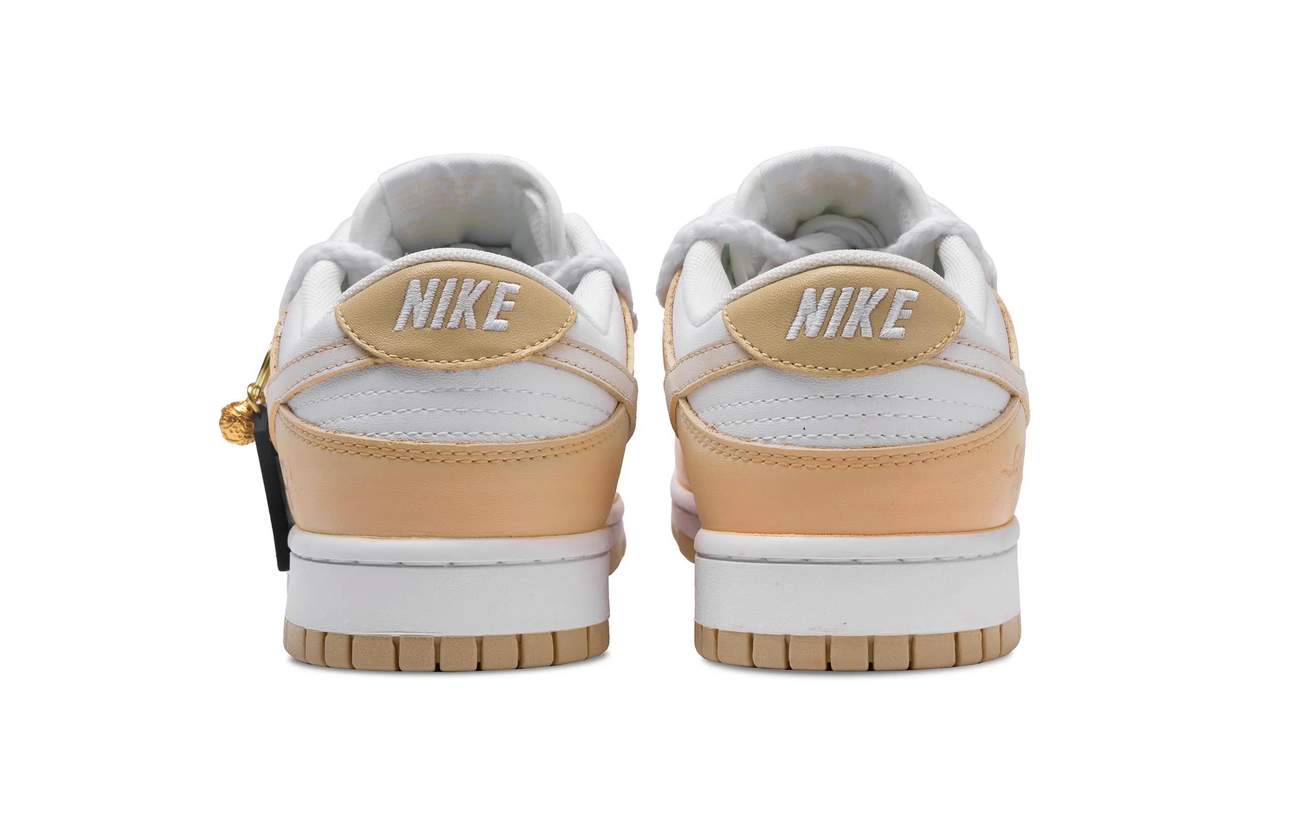 Светло-оранжевый